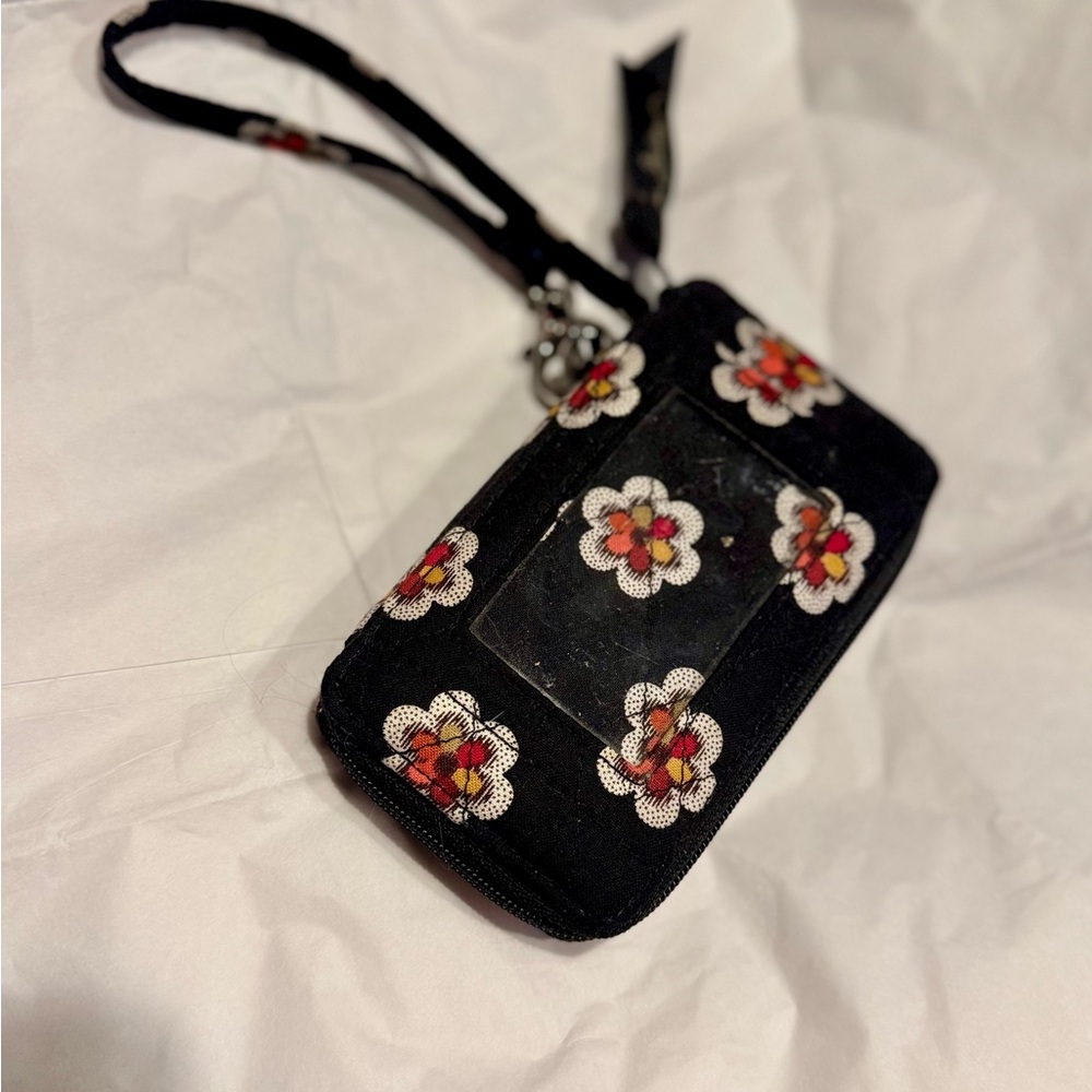 🌵Vera Bradley Black Wristlet with Red Floral Accents
